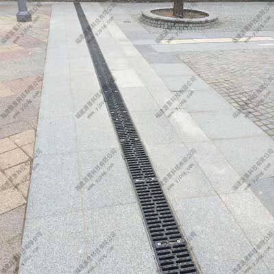 市政道路球墨鑄鐵D400重型排水溝的應(yīng)用