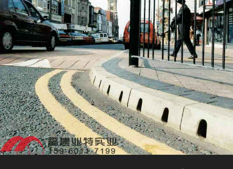 路缘石排水沟案例图.jpg